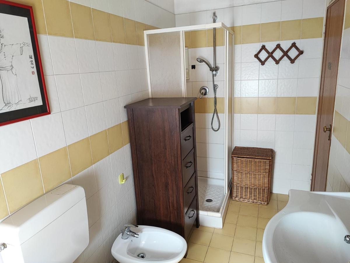 Appartamento Chic Vista Lago - Casa Janis ヴェルバーニア エクステリア 写真